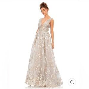 Mac Duggal FLORAL EMBROIDERED ILLUSION V-NECK GOWN size 14 NEW $598 Sold Out